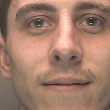 Manhunt launched after burglary suspect escapes from court on foot