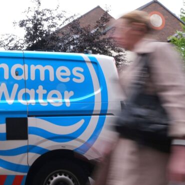 UK’s biggest water company risks fresh storm over £1m payment to finance chief
