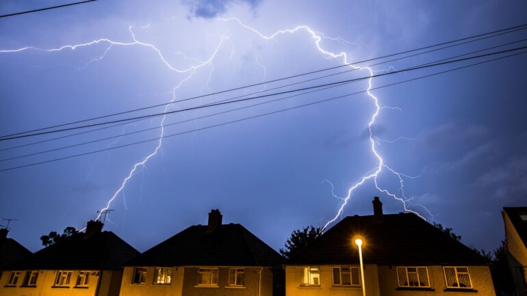 ‘Intense’ thunderstorms on way with threat of large hail, flash flooding and travel disruption