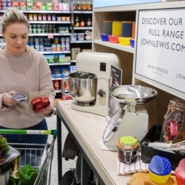 John Lewis records annual loss of £124m