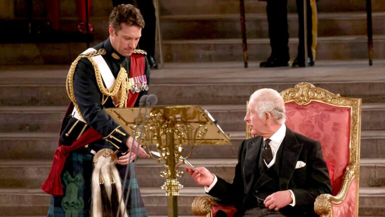 King and Queen’s senior equerry set to leave royal role
