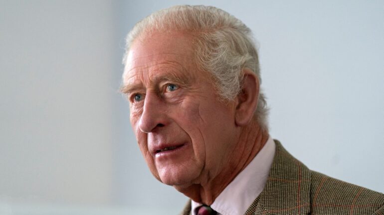 Buckingham Palace hits back over claims made in Earl Spencer book