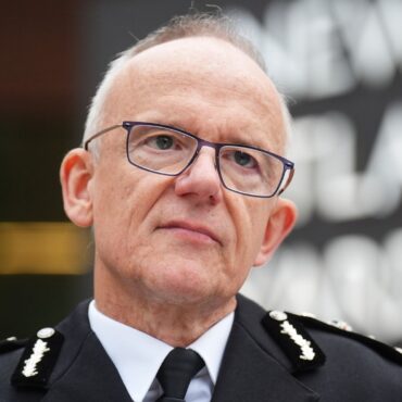Met chief ‘flabbergasted’ by release of knife and gun suspects