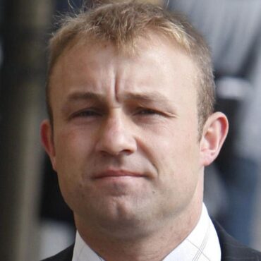 Former soldier who shot waiter in head is to have murder conviction reviewed