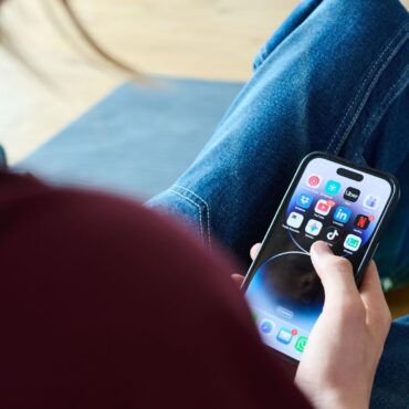 Nearly half of women aged 16-24 experience online violence – report
