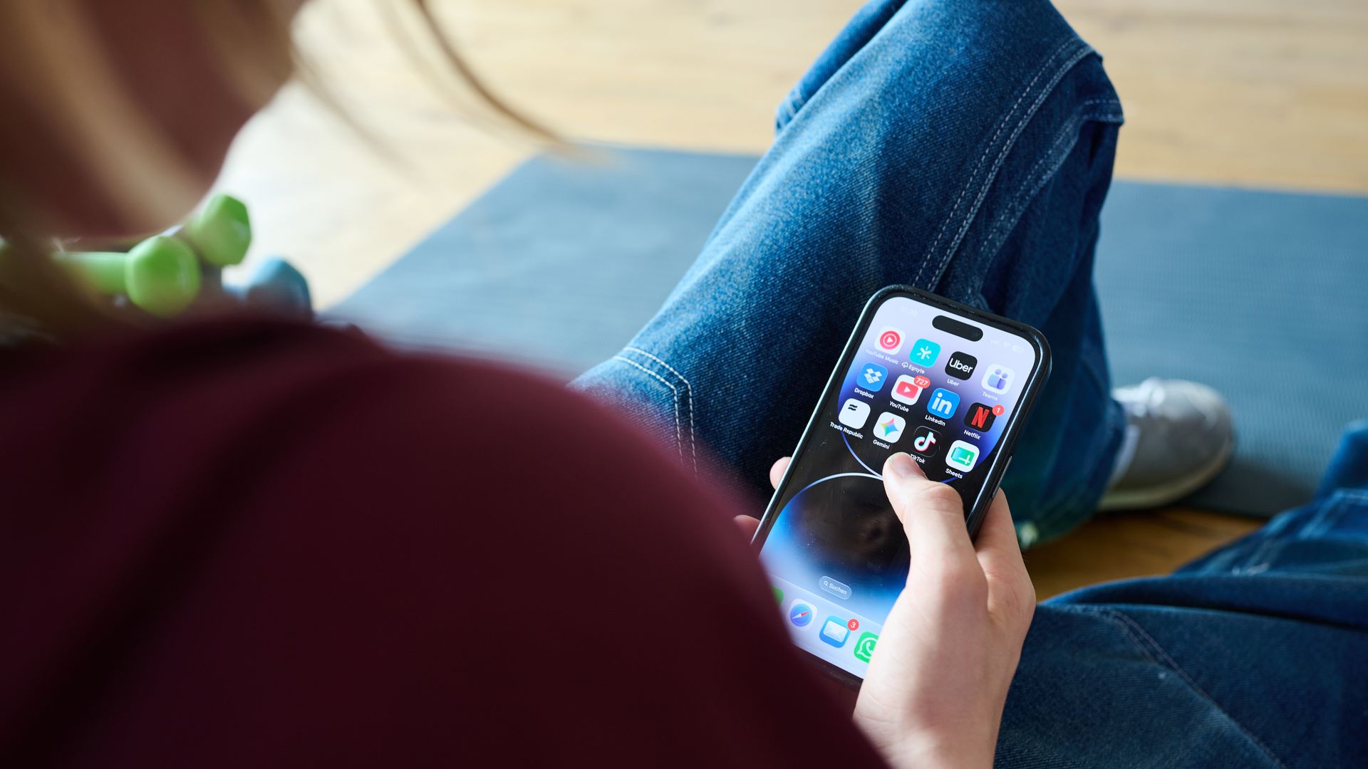 Nearly half of women aged 16-24 experience online violence – report