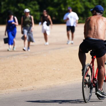 Nearly half of adults left sunburnt and many are ‘not protecting themselves’