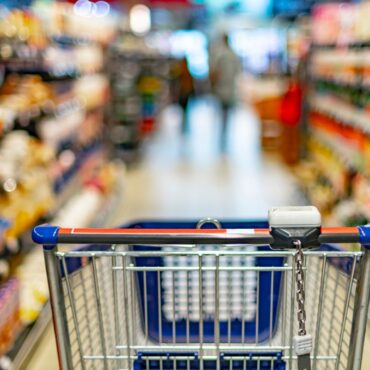 Shoppers hunting value as grocery price inflation ticks up