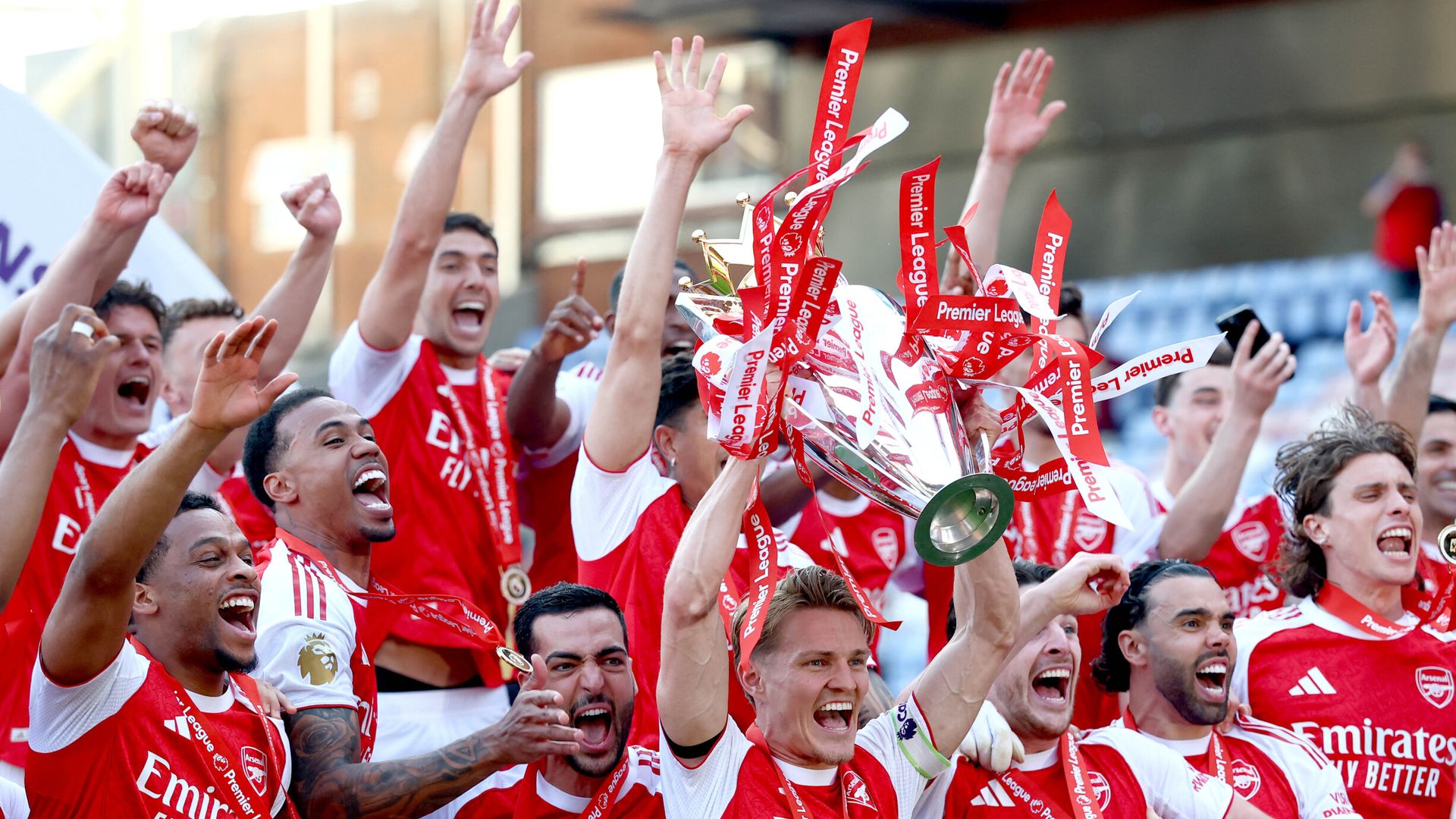Football chiefs hold new summit over £180m-a-year deal