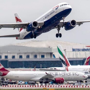 British Airways flight from London turns back after 27,000 feet drop